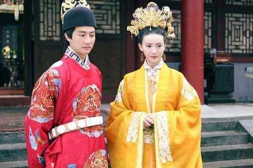 3 Hoàng hậu đáng thương nhất nhà Minh: Người bị Hoàng đế dọa đến mức sảy thai, kẻ bị phế truất nhưng thảm nhất là người bị bỏ mặc trong biển lửa