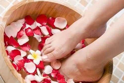 Tuyệt chiêu giúp nuôi dưỡng da chân đẹp mịn màng