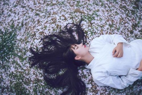 Đang đau bụng kinh, phụ nữ không nên làm 5 việc này kẻo sức khỏe giảm sút và suy yếu tử cung