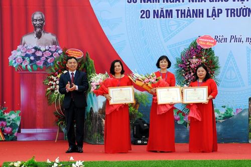Kỷ niệm 20 năm thành lập Trường THPT Phan Đình Giót