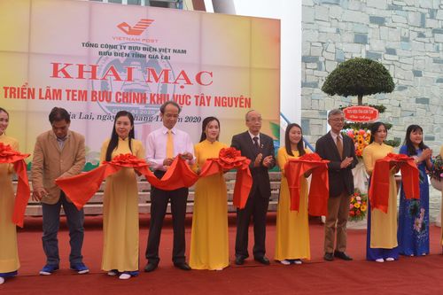 Khai mạc triển lãm tem bưu chính khu vực Tây Nguyên