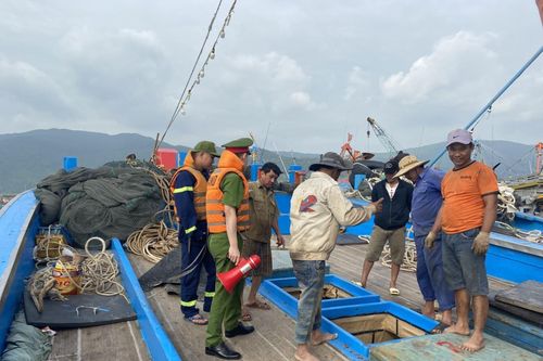 Bão Vamco cách bờ 370km, Đà Nẵng khẩn cấp di dời dân, sẵn sàng cưỡng chế nếu cần