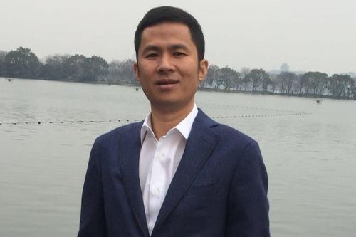 Gia thế của doanh nhân Trung Quốc bị đâm ở Hong Kong