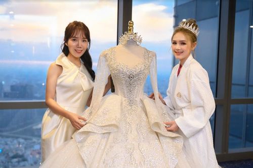 Vì sao váy cưới của Trang Phạm có giá 28 tỷ đồng?