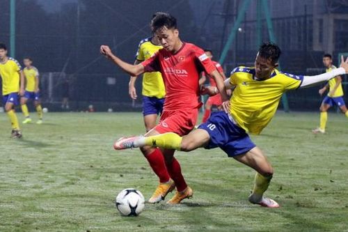 U22 Việt Nam đại thắng U21 Nam Định trước ngày xả trại