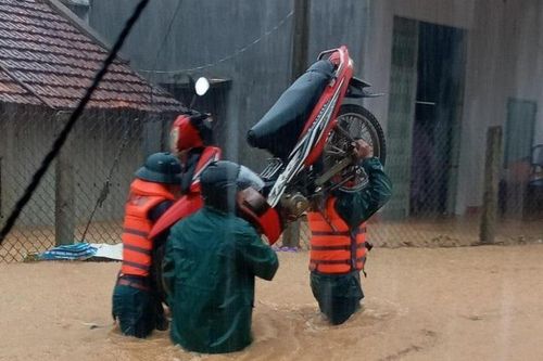 Bộ đội Quân khu 5: Tạm gác việc quân, ưu tiên việc dân