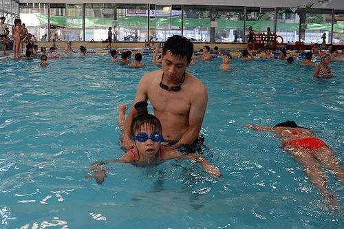 Cần linh hoạt khi triển khai phổ cập bơi cho trẻ em