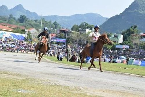 Lần đầu tổ chức Lễ hội mùa đông Bắc Hà
