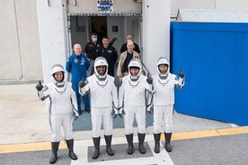 Tàu Crew Dragon của Mỹ sẽ lần đầu tiên đưa 4 nhà du hành lên ISS