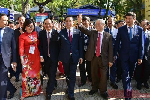 Tổng Bí thư, Chủ tịch nước Nguyễn Phú Trọng dự lễ kỷ niệm 70 năm ngày thành lập Trường THPT Nguyễn Gia Thiều