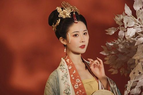 Mỹ nữ có chồng vẫn quyến rũ được hoàng đế