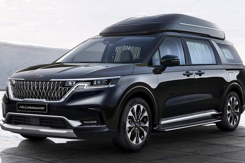 Kia limousine với hộp đồ trên mui, nội thất như khoang thương gia trên máy bay