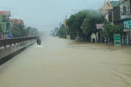 Mưa bão trắng trời Quảng Bình, nguy cơ ngập lụt trên diện rộng