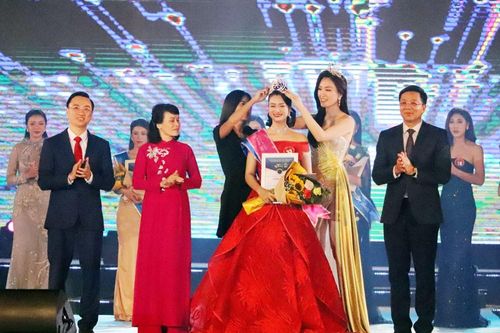 Cô gái 22 tuổi đăng quang Người đẹp Hạ Long 2020