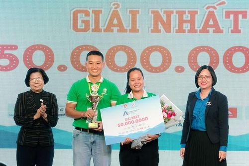 'Mát xa hoa dừa lấy mật' về nhất cuộc thi khởi nghiệp