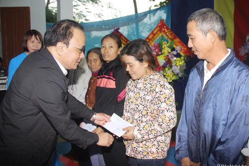 Bí thư Đảng ủy Khối Các cơ quan tỉnh dự ngày hội đại đoàn kết tại huyện Thanh Chương
