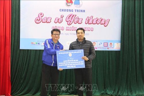 Trung ương Đoàn TNCS Hồ Chí Minh san sẻ yêu thương cùng miền Trung