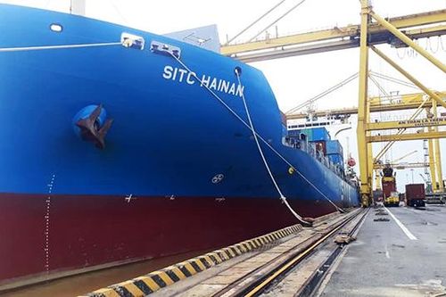 Lập kỷ lục về sản lượng xếp dỡ cho 1 tàu container qua Cảng Đà Nẵng để kịp thời ứng phó bão số 13