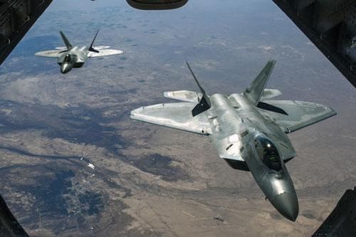 Mỹ lại tạo 'địa chấn' ở Trung Đông bằng 'mãnh điểu' F-22?