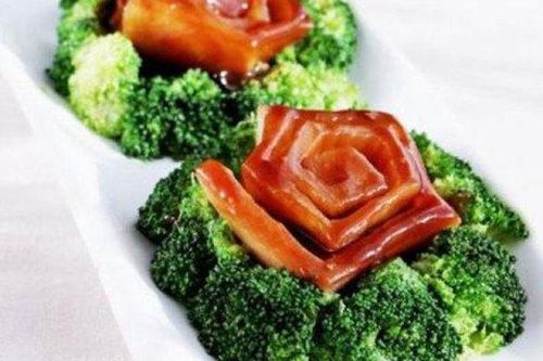 Cách làm món thịt luộc 'vườn hoa' khiến cả chồng lẫn khách đều kinh ngạc