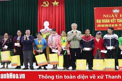 Phó Bí thư Thường trực Tỉnh ủy Lại Thế Nguyên dự Ngày hội Đại đoàn kết toàn dân tại Mường Lát