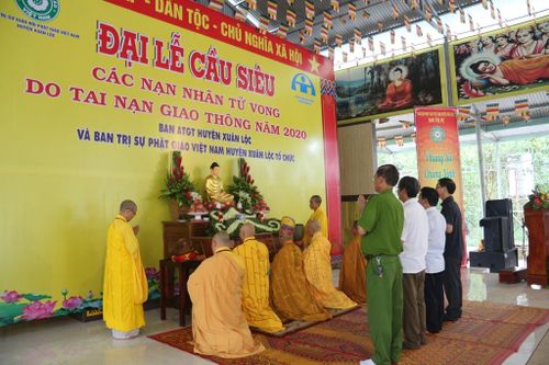 Đồng Nai : Cầu siêu nạn nhân tai nạn giao thông ở Xuân Lộc
