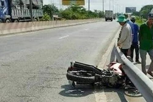 Xe tải tông chết người rồi bỏ trốn