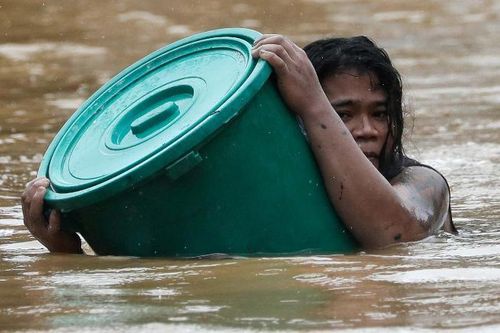 'Cuồng phong' Vamco càn quét Philippines, người chết tiếp tục tăng