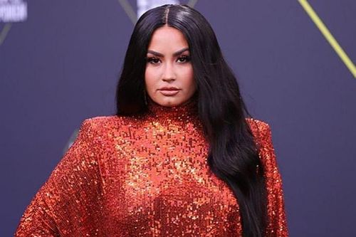 Demi Lovato và dàn sao xuất hiện ở thảm xanh People's Choice Awards