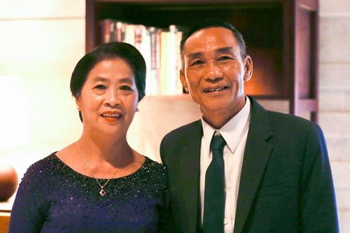 Bố mẹ Công Phượng tới lễ cưới của con trai