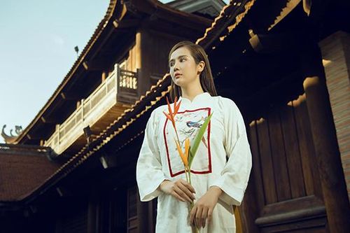 Huyền Lizzie đẹp dịu dàng trong BST mới của NTK Cao Minh Tiến