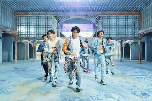 ARMY nổi giận vì Pdogg tàn phá sức khỏe của BTS
