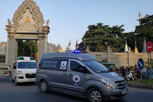 Đưa các nạn nhân tai nạn giao thông tại Campuchia về với gia đình