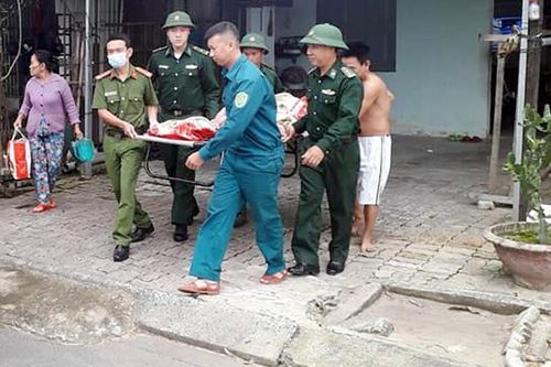 Công an TP Đà Nẵng hỗ trợ người dân ứng phó bão số 13
