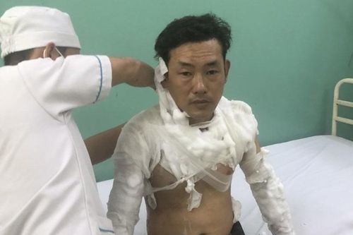 Khởi tố kẻ tẩm xăng dọa đốt, cướp tiền ngân hàng ở quận Bình Tân