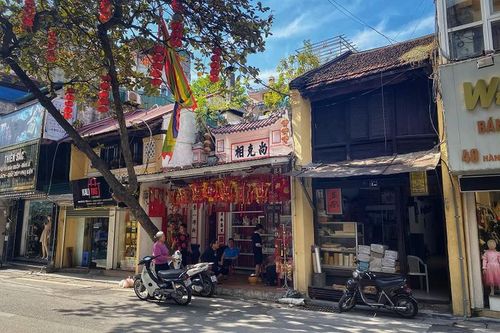 Khám phá 'báu vật' nhà cổ 130 tuổi làm từ gỗ lim độc nhất HN