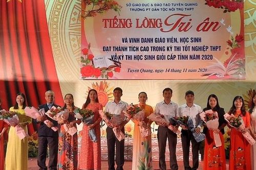 Tuyên Quang: Xúc động chương trình 'Tiếng lòng tri ân'