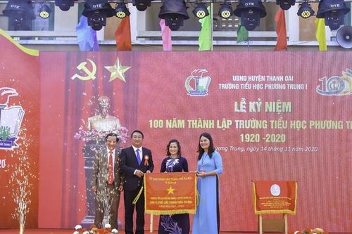 Ngôi trường 100 năm tuổi với thế hệ hiệu trưởng vừa kháng chiến vừa dạy học