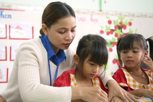 Giáo viên dân tộc thiểu số vượt khó gieo chữ trên quê hương