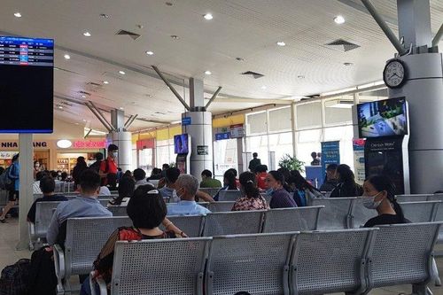 Hãng bay hỗ trợ khách khi ngưng phát thanh tại sân bay Cam Ranh