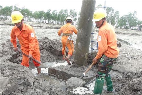 Hơn 20.000 hộ dân Quảng Bình vẫn chưa được cấp điện trở lại