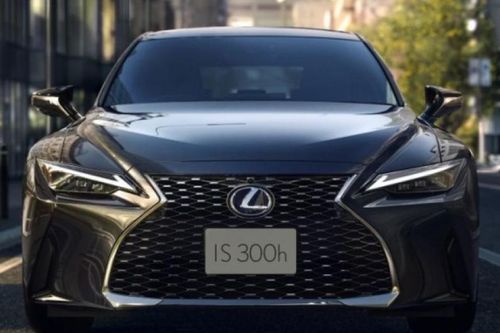 Cận cảnh Lexus IS 2021 ra mắt tại Nhật Bản, đậm chất thể thao