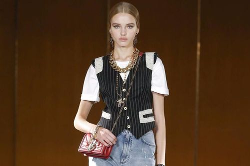High fashion thời COVID-19: Nhà mốt truyền thống Dolce & Gabbana cho ra mắt DG Digital Show