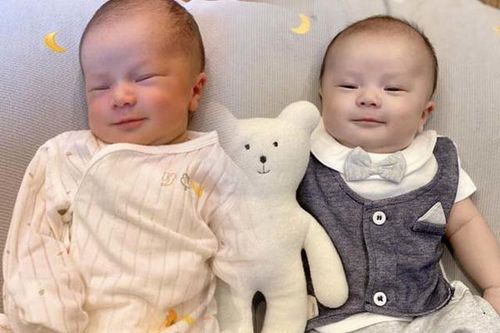 Quý tử nhà cầu thủ Duy Mạnh còn nằm nôi đã ăn mặc siêu ngầu