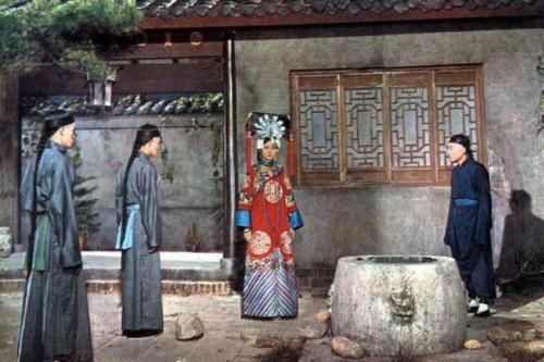 Giải mã bí ẩn Tử Cấm Thành: Bên trong 80 giếng nước lớn, nhỏ của nội cung chứa điều rùng rợn gì?