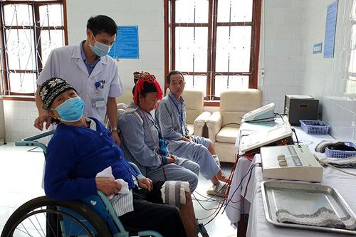 Phòng bệnh cho người cao tuổi trong mùa lạnh