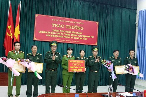 Khen thưởng lực lượng phá thành công Chuyên án 1120p