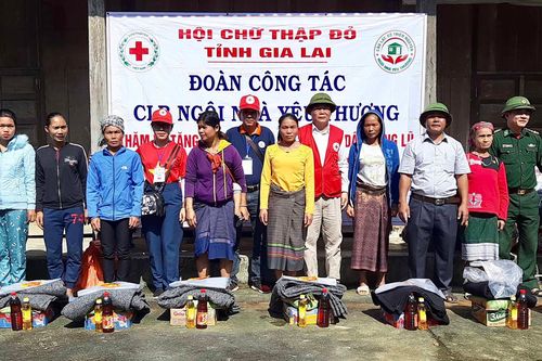 Gia Lai chung tay giúp đồng bào miền Trung