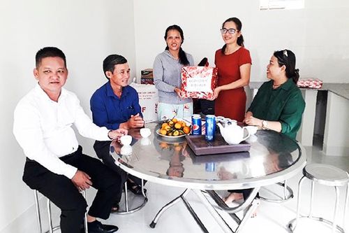 Hội Liên hiệp Phụ nữ huyện Cam Lâm: Trao 2 'Mái ấm tình thương' cho hội viên phụ nữ gặp khó khăn