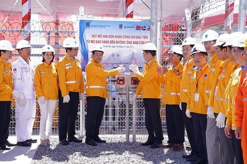 Đón nhận dòng khí đầu tiên từ Mỏ Sao Vàng – Đại Nguyệt đến đường ống Nam Côn Sơn 2
